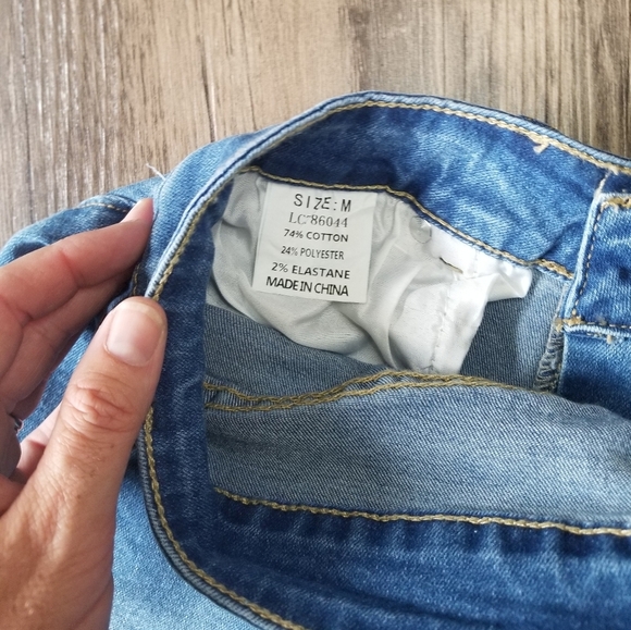 NWOT Amazon High Waisted Distressed Denim Jean Shorts - Picture 4 of 4